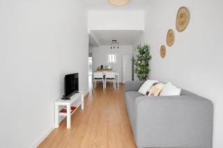 Sunny Apt - Almada - Balcony with River View by Lisbeyond - 6