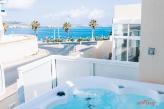 Stunning Holiday Villa with a Heated Jacuzzi - St Paul's Bay - 3