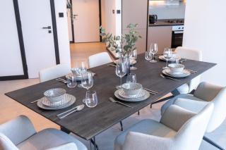 Contemporary Ranch Living with Burj Khalifa View - Dubai - 2