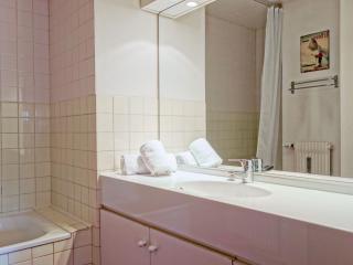 Apartment Les Grandes Balmes I et II - Le Lac-9 by Interhome - 6