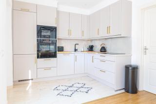 Brand New! 3-bedroom Apartment with Private Sunny Patio in Cacilhas! - Almada - 9