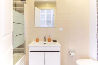 Brand New! 3-bedroom Apartment with Private Sunny Patio in Cacilhas! - Almada - 4