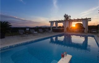 Beautiful Home In Lovrec With Sauna - 9