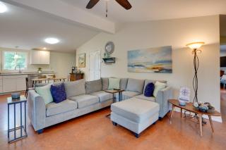 Buchanan Home with Deck, 4 Mi to Paris Landing! - - 7