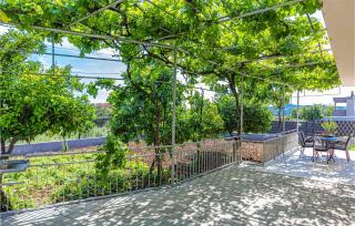 2 Bedroom Stunning Home In Kastel Stari - 3