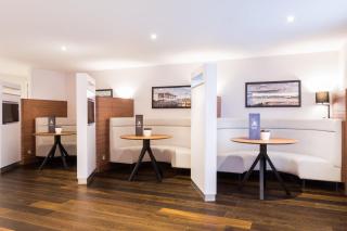 Courtyard by Marriott Glasgow Airport - 2