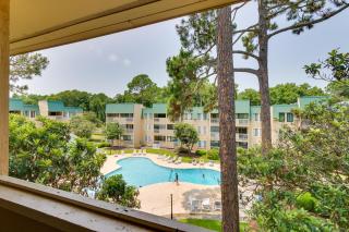 Pool Access and Balcony Hilton Head Resort Condo - Hilton Head Island - 9