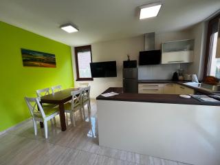 B&Beach Apartman Balatonlelle - Balatonlelle - 2