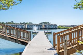 ☆Live on the Water! Lake Palmetto Palm w/ Patio - 10Min to Downtown & Beaches☆ - Charleston - 1