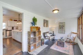 South Haven Farmhouse with Fire Pit, 4 Mi to Beach! - 8