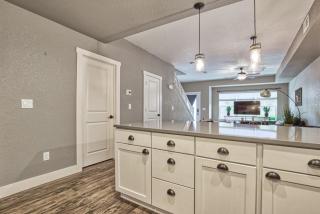 2 Bedroom townhome, super close to downtown FC! - 9