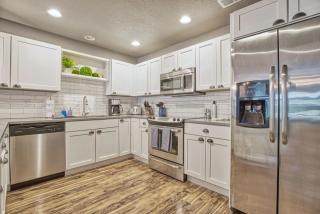 2 Bedroom townhome, super close to downtown FC! - 4