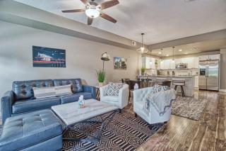 2 Bedroom townhome, super close to downtown FC! - 0