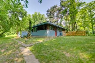 Rustic Cottage with Fire Pit and Private Yard! - 2