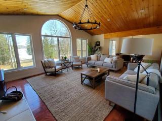 Family Lakefront Getaway AC + Starlink Internet - Minden - 1