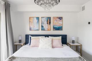 Modern Chic - Spacious Duplex - Highlands - 8