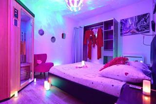 Luxe Sauna Privatif et Grand bain Jacuzzi à deux à Biscarosse Plage pour Nuit Romantique avec décoration LED et Bougies - Biscarrosse - 8