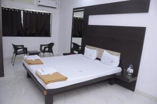Hotel Mangalam - Kurandvād - 7