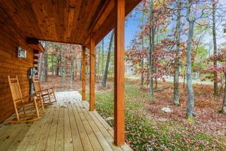 Modern Cabin with Hot Tub and Outdoor Fireplace - McHenry - 9