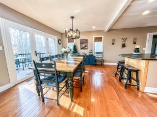 Large Lakefront Home Private dock and hot tub - McHenry - 6