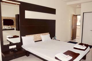 Hotel Mangalam - Kurandvād - 2