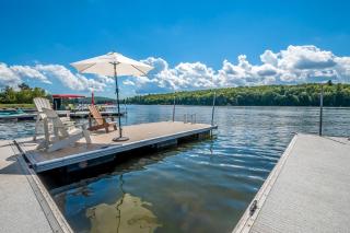 New Construction Amazing Lakefront Home with Hot Tub Firepit - Oakland - 9