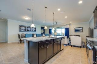 BSV1868 - Luxury 9 Bedroom/6 Full Bath Home with Free Wi-Fi, Pool & Games - Kissimmee - 2