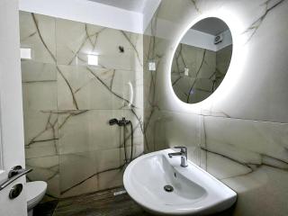 New Bazaar 1BD Modern Apartment - Tirana - 4