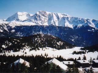 Appartement confortable à Chamrousse 1700, 2ème étage, terrasse sud, proche pistes et commerces - FR-1-549-126 - Chamrousse - 1