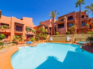 Cubo's Beach & Parking Jardines de Don Carlos - Marbella - 4