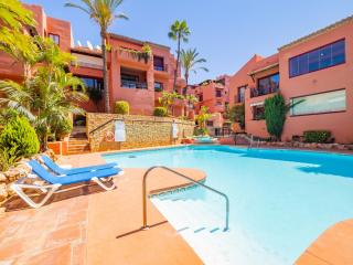 Cubo's Beach & Parking Jardines de Don Carlos - Marbella - 0