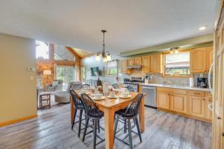 3-Acre Benezette Cabin Hot Tub, Grill and Mtn View - Benezette - 3