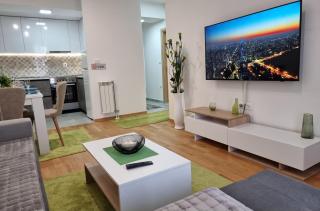 Modern & Trendy Apartment - 9