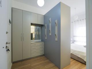 Comfy Studio at 'Mangalem21 Complex' Parking-WiFi-AC-View - Tirana - 3