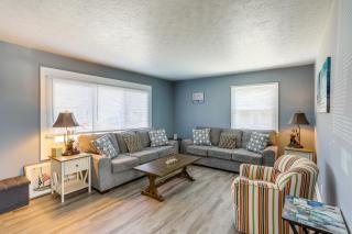 Dog-Friendly Port Clinton Home Walk to Lake Erie! - Port Clinton - 8