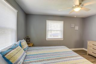 Dog-Friendly Port Clinton Home Walk to Lake Erie! - Port Clinton - 2
