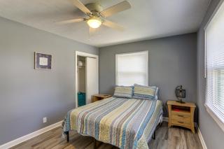 Dog-Friendly Port Clinton Home Walk to Lake Erie! - Port Clinton - 3