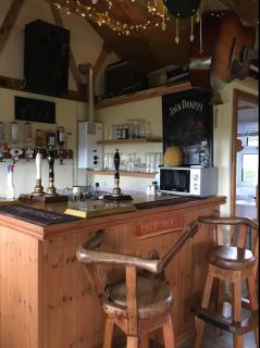 Angies Den - quirky cabin with hot tub & views - Llanasa - 3