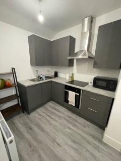 Stunning Central Woking Studio - 2