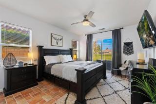 Walk to Festival Sleeps 8 on golf course - Casa Lozano - 8