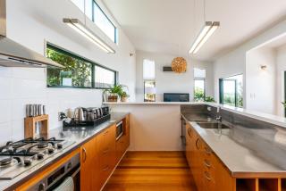 The View - Coast & Country - Onetangi - 4
