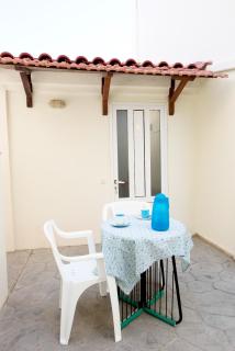 Maria Studios & Apartments - 4