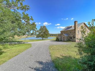 Stunning modern farmhouse with Lake Access - Swanton - 0