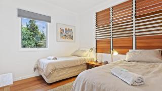 Cuttagee Views Luxury ocean beach front Bermagui Linen & Wifi Provided - Bermagui - 1