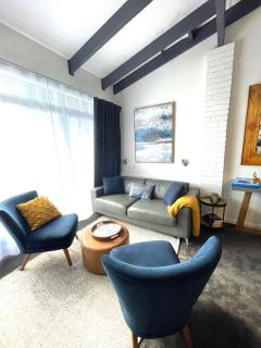 27 Alpine Brumby - Jindabyne - 2