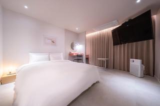 Croissant Hotel Guri by Aank - Guri - 6