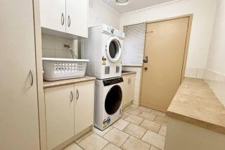 Stylish Retreat Family House 5BRM Wheelers Hill - Wheelers Hill - 1