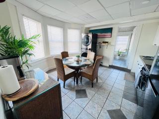 Alwaves Family 3 Bedroom Beach Apartment - Wildwood - 1