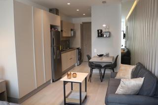 Silver Studio Pool Comfy Garage CheckinEC - 1