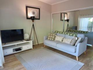 Beach Cottage on Cassia Avenue, Central Coolum Beach - Coolum Beach - 6